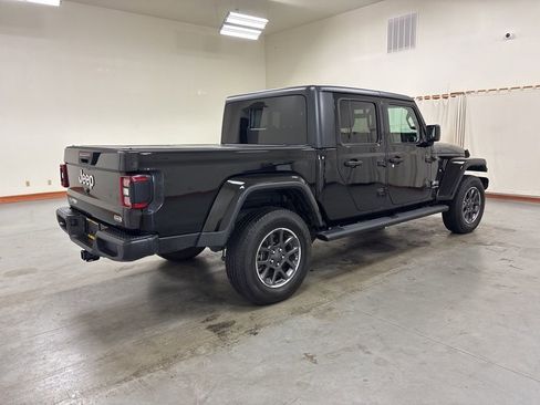 Used 2020 Jeep Gladiator Overland image 8