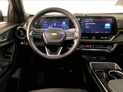 Used 2025 Chevrolet Equinox LT image 5