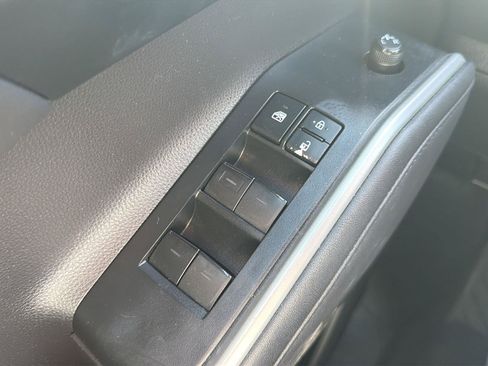 Used 2022 Toyota Highlander XSE FWD image 36