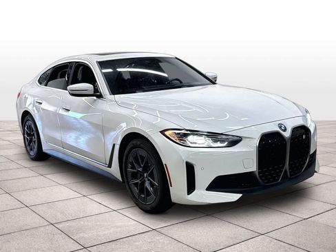 Used 2023 BMW i4 eDrive40 RWD image 2