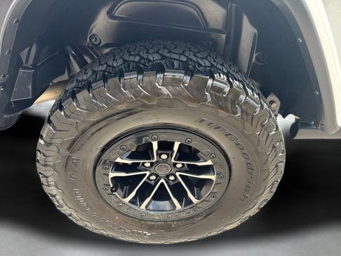 Used 2024 Jeep Wrangler Unlimited Rubicon AWD/4WD image 23