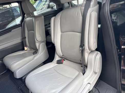Used 2018 Honda Odyssey Elite image 8