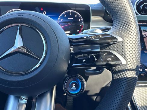 Used 2025 Mercedes-Benz GLC 43 AMG 4MATIC image 31