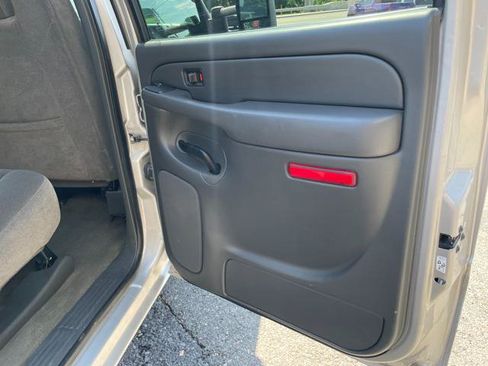 Used 2006 Chevrolet Silverado 2500 LT w/ Heavy-Duty Power Package AWD/4WD image 24