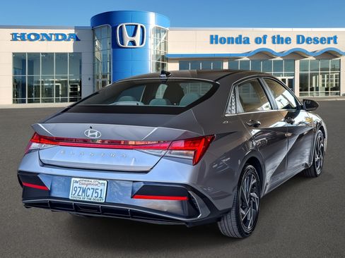 Used 2025 Hyundai Elantra SEL FWD image 7