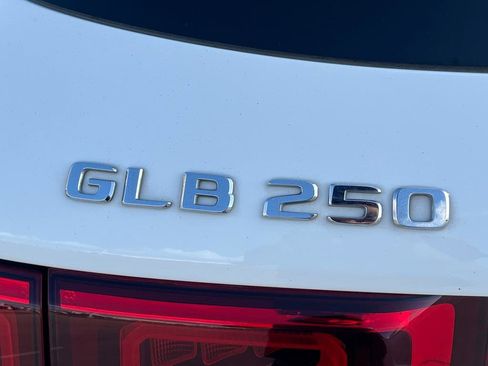 Used 2023 Mercedes-Benz GLB 250 image 13