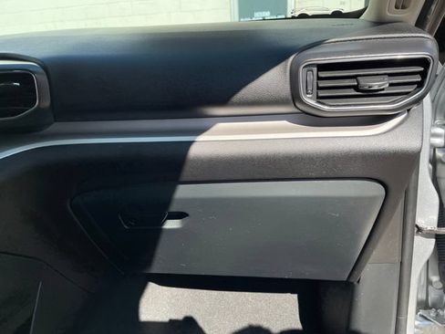 Used 2024 Ford Explorer XLT w/ Equipment Group 202A AWD/4WD image 39