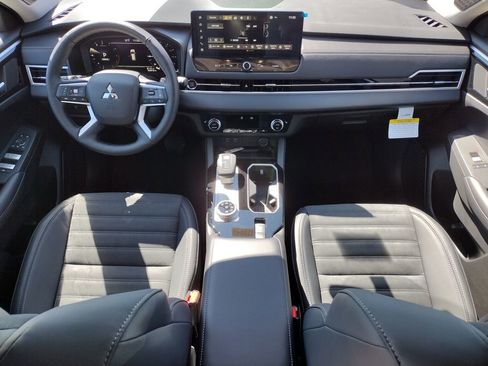 New 2026 Mitsubishi Outlander SE AWD/4WD image 3