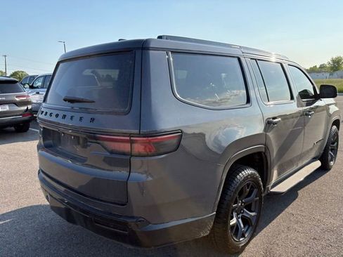 Used 2024 Jeep Wagoneer Series II AWD/4WD image 5