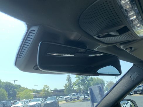 Used 2020 Mercedes-Benz C 300 Sedan image 27