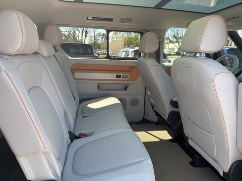 Used 2025 Volkswagen ID. Buzz 1st Edition image 10