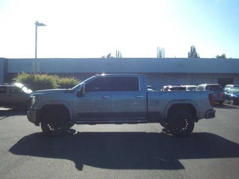 Used 2026 GMC Sierra 2500 Denali Ultimate AWD/4WD image 2