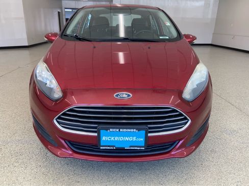 Used 2016 Ford Fiesta SE image 2