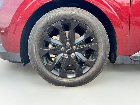Certified 2023 Kia Carnival SX FWD image 35