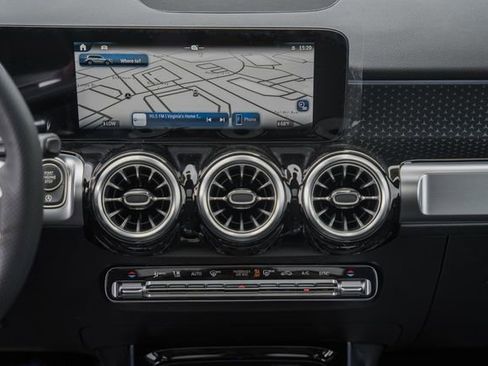 New 2026 Mercedes-Benz GLB 250 4MATIC image 21