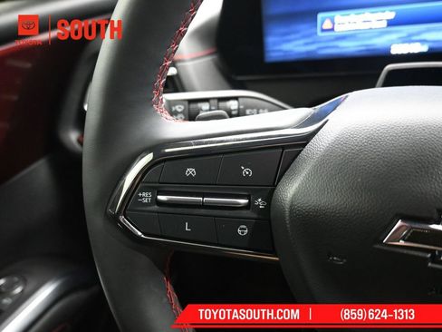 Used 2024 Chevrolet Traverse RS image 18