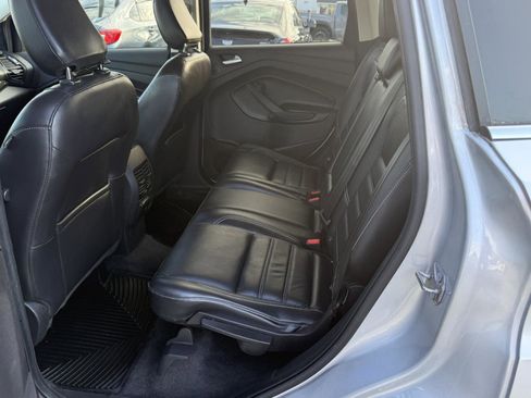 Used 2019 Ford Escape Titanium FWD image 9