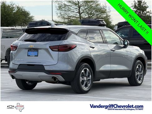 Certified 2025 Chevrolet Blazer LT AWD/4WD image 4
