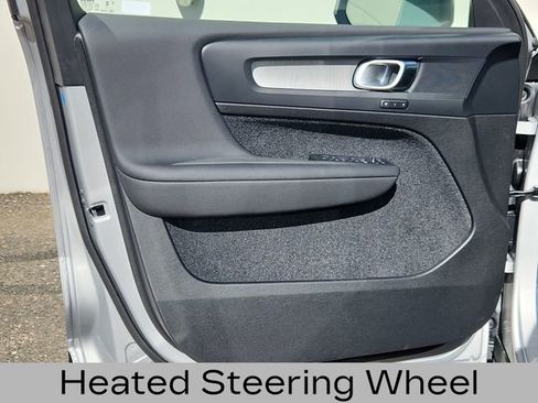 Certified 2025 Volvo XC40 B5 Core w/ Climate Package image 8