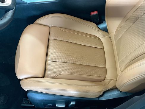 Certified 2023 BMW 330i Sedan w/ Convenience Package RWD image 19