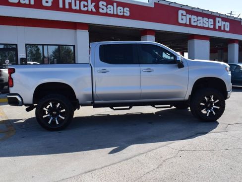 Used 2019 Chevrolet Silverado 1500 LT image 2