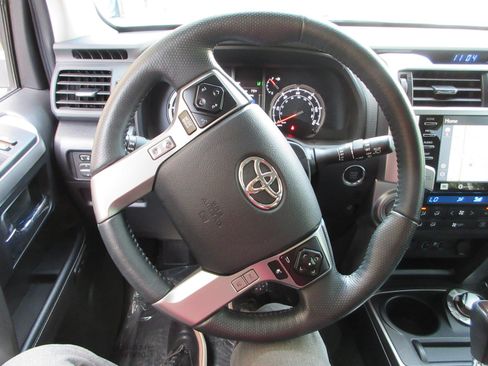 Used 2023 Toyota 4Runner Limited AWD/4WD image 40