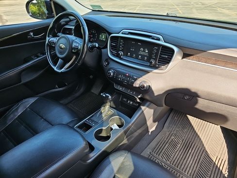 Used 2017 Kia Sorento AWD w/ LX Convenience Package image 13