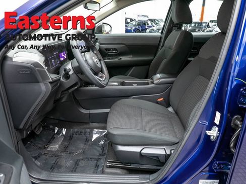 Used 2025 Nissan Kicks S AWD/4WD image 13