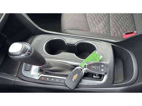 Used 2020 Chevrolet Equinox LT AWD/4WD image 23
