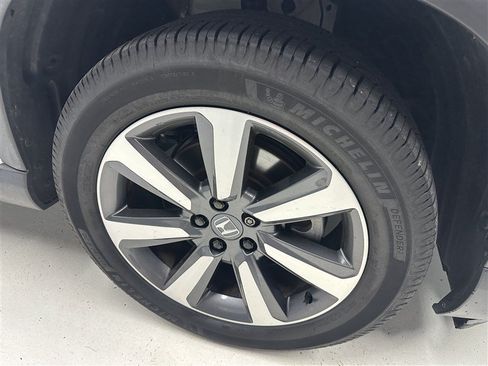 Used 2025 Honda Pilot Touring image 16