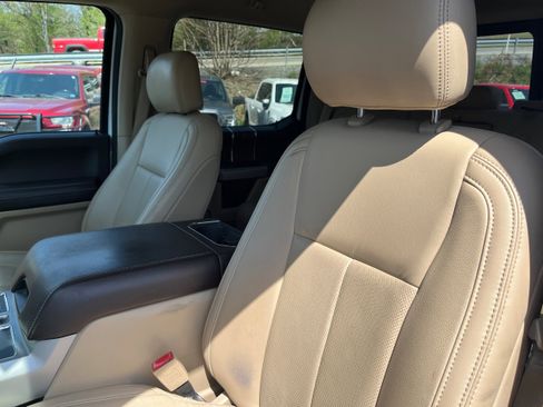 Certified 2019 Ford F150 Lariat w/ Equipment Group 502A Luxury image 9