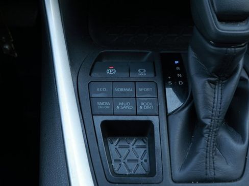 Used 2024 Toyota RAV4 LE image 19