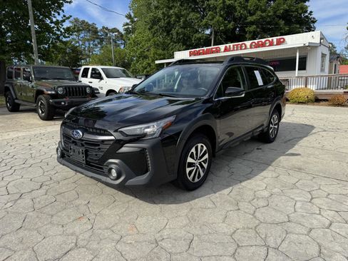 Used 2024 Subaru Outback Premium AWD/4WD image 1