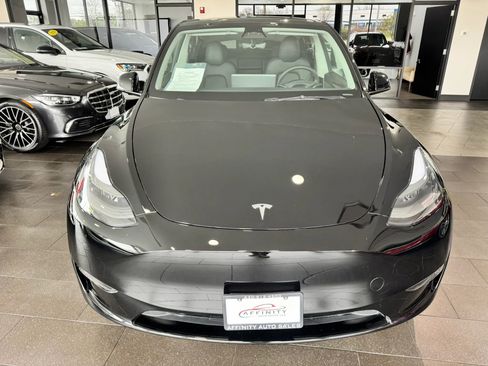Used 2023 Tesla Model Y Long Range image 8