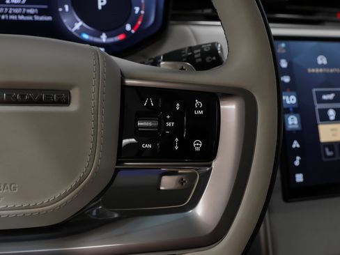 Used 2024 Land Rover Range Rover SV image 48