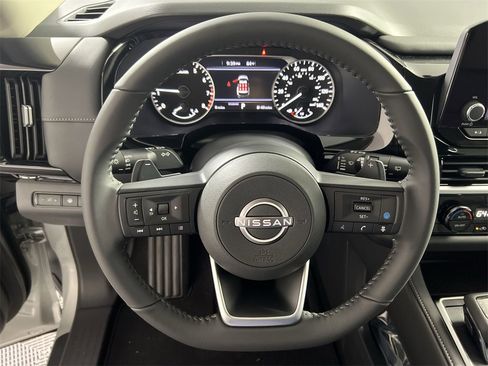 New 2025 Nissan Pathfinder SV image 11