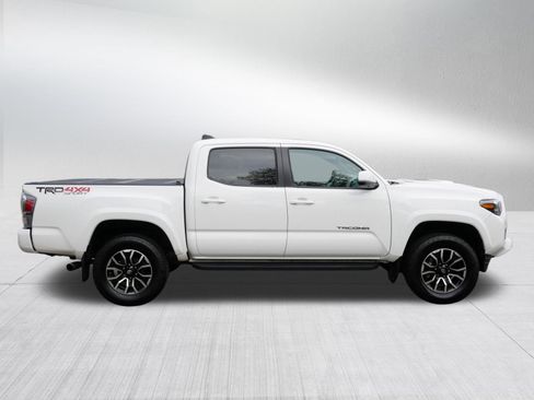 Used 2021 Toyota Tacoma TRD Sport w/ TRD Premium Sport Package AWD/4WD image 8