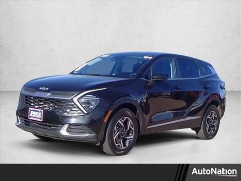 Used 2024 Kia Sportage LX image 1