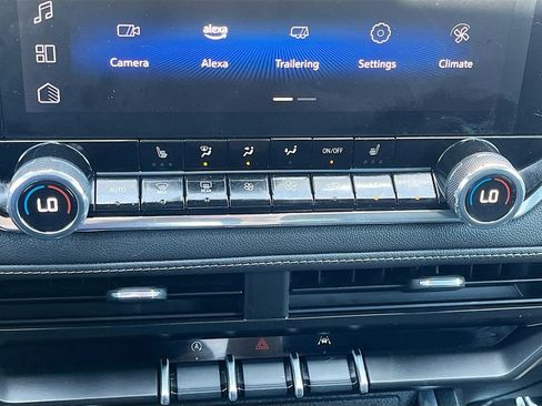 Used 2025 Chevrolet Colorado LT w/ LT Convenience Package AWD/4WD image 15