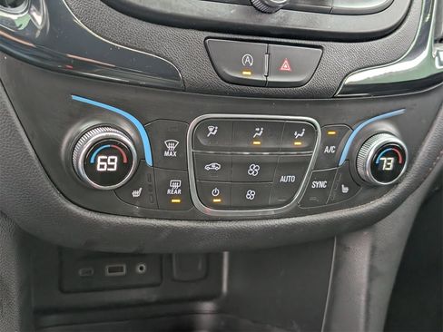 Used 2023 Chevrolet Equinox RS w/ RS Leather Package image 17