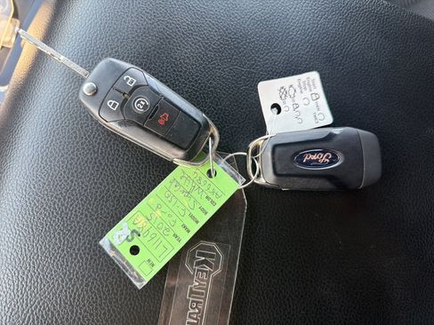 Used 2015 Ford F150 XLT w/ Equipment Group 302A Luxury image 31