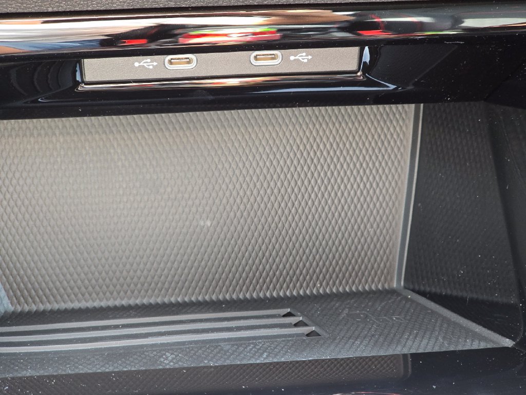 New 2026 Volkswagen GTI SE FWD image 8