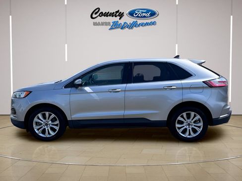 Used 2022 Ford Edge Titanium AWD/4WD image 3