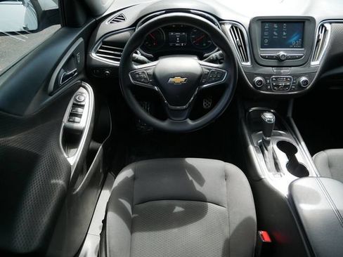 Used 2017 Chevrolet Malibu Hybrid FWD image 12
