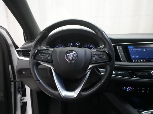 Used 2023 Buick Enclave Essence AWD/4WD image 4