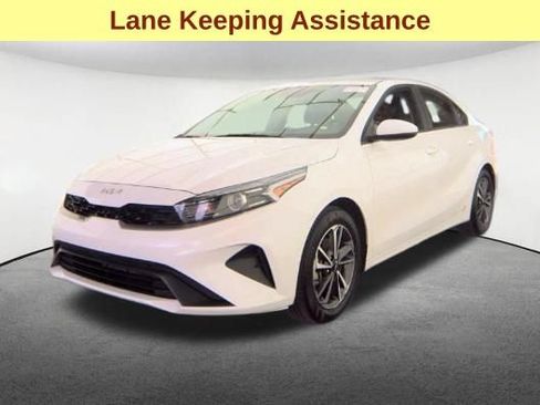 Used 2024 Kia Forte LXS FWD image 4