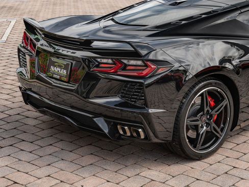 Used 2021 Chevrolet Corvette Stingray Premium Cpe w/ Z51 Performance Package RWD image 31