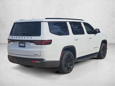 Used 2022 Jeep Wagoneer Series III w/ Flexible Seating Group image 5