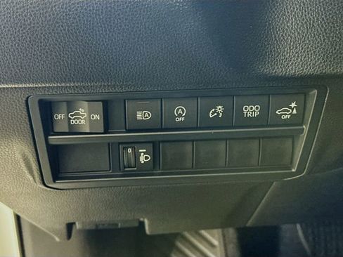 Used 2026 Toyota Tundra SR5 AWD/4WD image 10