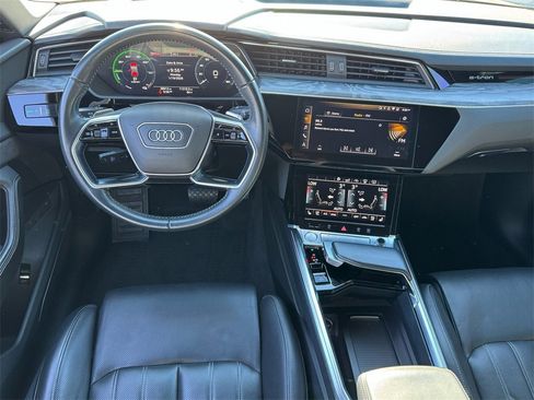 Used 2019 Audi e-tron Prestige w/ Prestige Package image 15